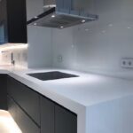 Silestone Blanco Zeus Suede salpicaderos y encimeras