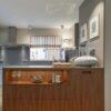 Cocina e isla tradicional de porcelánico Dekton Galema