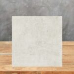 Muestra de porcelánico Dekton Lunar