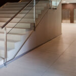 Baldosas de escaleras Dekton Sirocco