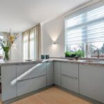 Encimera con salpicaderos de porcelánico Dekton Strato