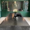 Isla y cocina moderna de cuarzo Silestone Corktown
