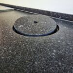 Encimera con una tapa de cuarzo Silestone Arden Blue