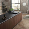 Combinación de madera y encimera de cuarzo Silestone Corktown