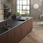 Combinación de madera y encimera de cuarzo Silestone Corktown