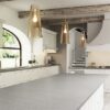 cocina tradicional con isla Silestone Eternal Serena