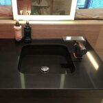 encimera de cocina con fregadero Silestone Negro Tebas pulido