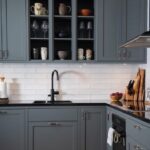 Cocina tradicional con encimeras Silestone Negro Tebas