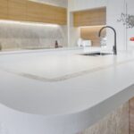 Isla con fregadero en el centro Silestone Nolita