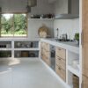 Dekton Albarium Cocina e isla estilo rústico