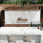 Dekton Daze encimera con salpicaderos e isla para exteriores