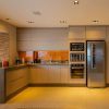 foto de una cocina moderna con encimeras Silestone Noka