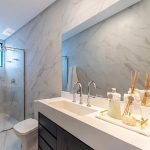tocador de baño con Dekton Aura
