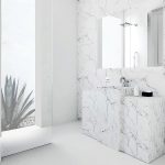 baño con mármol Bianco Venato