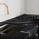 encimera de cocina de mármol Negro Canfranc