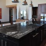 isla de cocina de granito Sensa Black Beauty