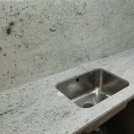 encimera Sensa Colonial White con salpicadero de cocina