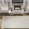 cocina blanca con isla de Sensa Taj Mahal