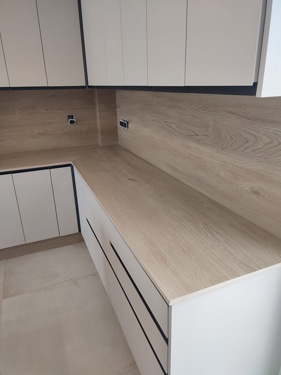 wood effect porcelain countertop Estepona, Malaga