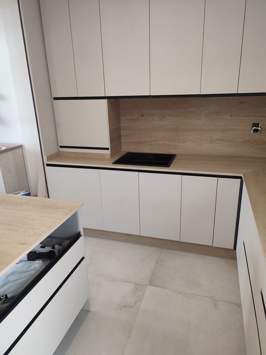 wood effect porcelain kitchen worktop Estepona
