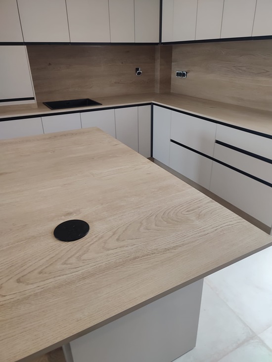 wood effect porcelain worktop Estepona
