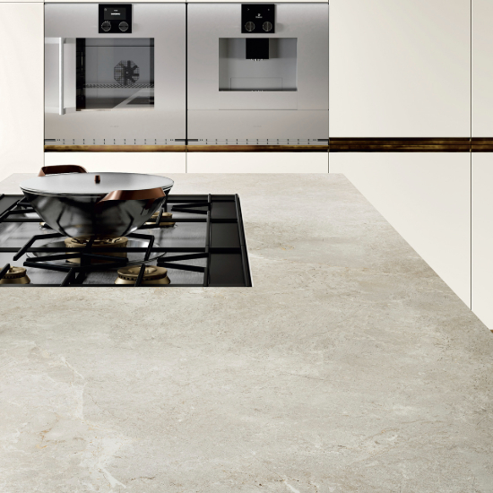 tope de isla Sapienstone Platinum White