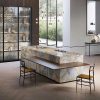 una isla Xtone Blue Roma en una cocina