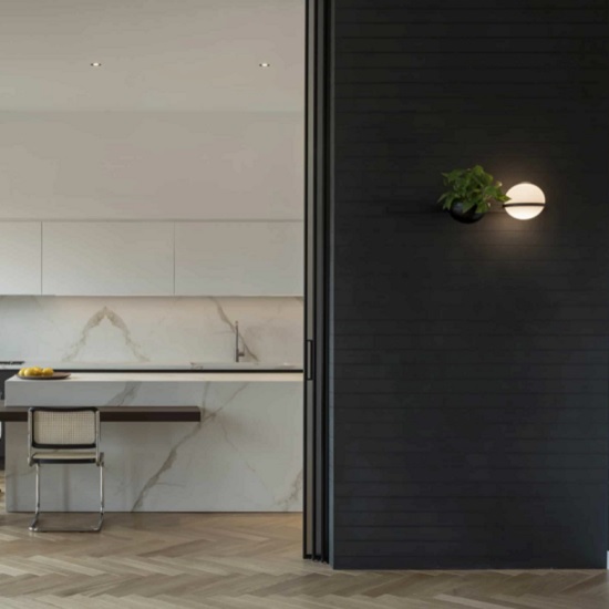 revestimiento cocina Laminam Calce Nero pared