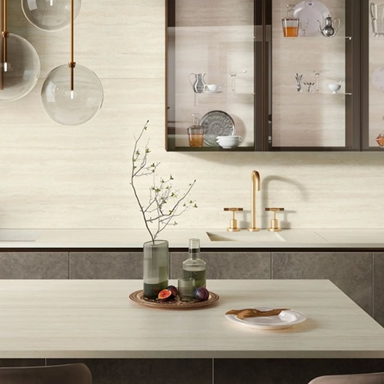 isla cocina Laminam Travertino Bianco