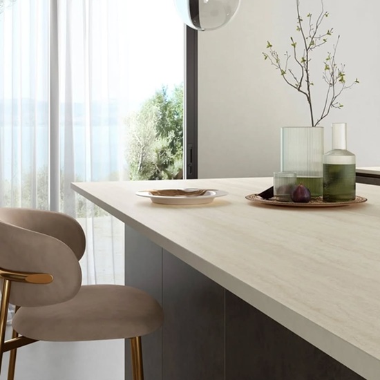 encimera porcelánico travertino claro Laminam Travertino Bianco