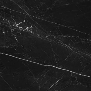 Textura detallada de superficie sinterizada Arklam Negro Marquina negra para aplicaciones en Málaga.