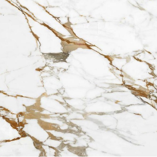 Textura close-up de encimera Arklam Calacatta Gold en blanco con vetas doradas, superficie porcelánica lisa y resistente para encimeras en Málaga