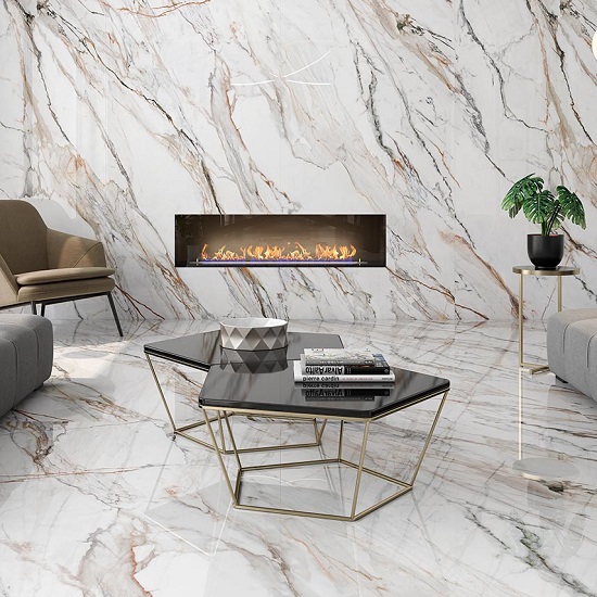 plicación de encimera Arklam Calacatta Paonazzo en sala moderna Málaga, resistente a manchas para hogares en Nerja.