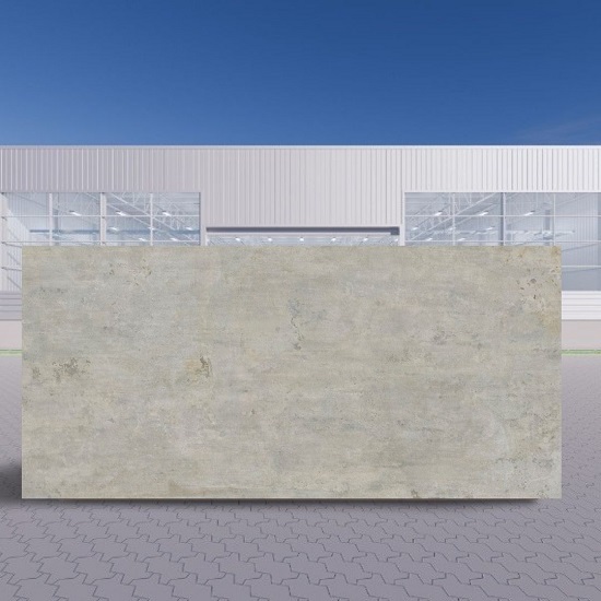 osa grande de Neolith Beton Málaga, superficie sintered stone gris para exteriores.