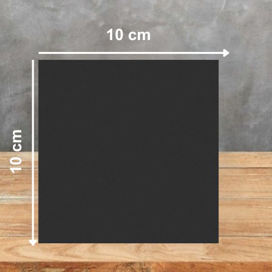 Muestra 10x10 cm de Venux Black Zimbabwe negra uniforme sobre fondo gris.