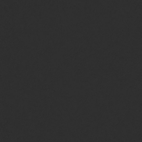 Vista cercana de isla Venux Black Zimbabwe negra uniforme con olla, estantes y plantas en cocina moderna.