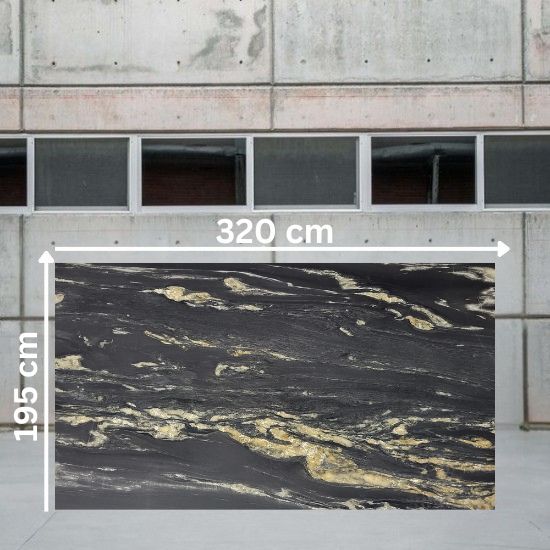 Losa jumbo de Cuarcita Belvedere de 320 x 195 cm en negro intenso con vetas doradas y blancas