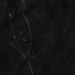 Cuarcita Naturamia Hydra negra con vetas blancas sutiles detalle textura