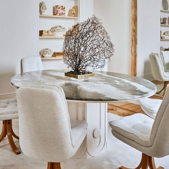 Mesa de comedor redonda con cuarcita Terra Alisia verde gris