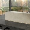 Isla de cocina con encimera Ascale Amaya Linen e iluminación LED inferior