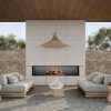 Pared de chimenea revestida con Dekton Avorio en zona exterior