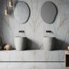 Baño moderno con revestimiento Ascale Foresta Blue book-matched